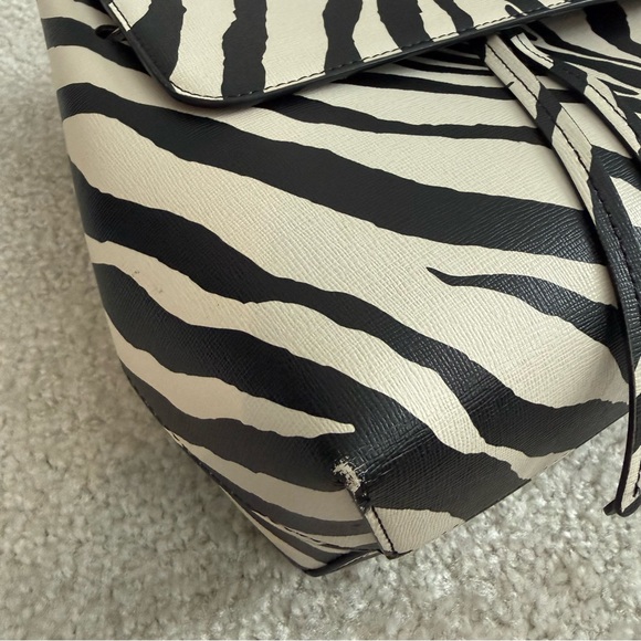 Mansur Gavriel Structured Leather Lady Bag Zebra
Shoulder Crossbody Satchel - Picture 9 of 12